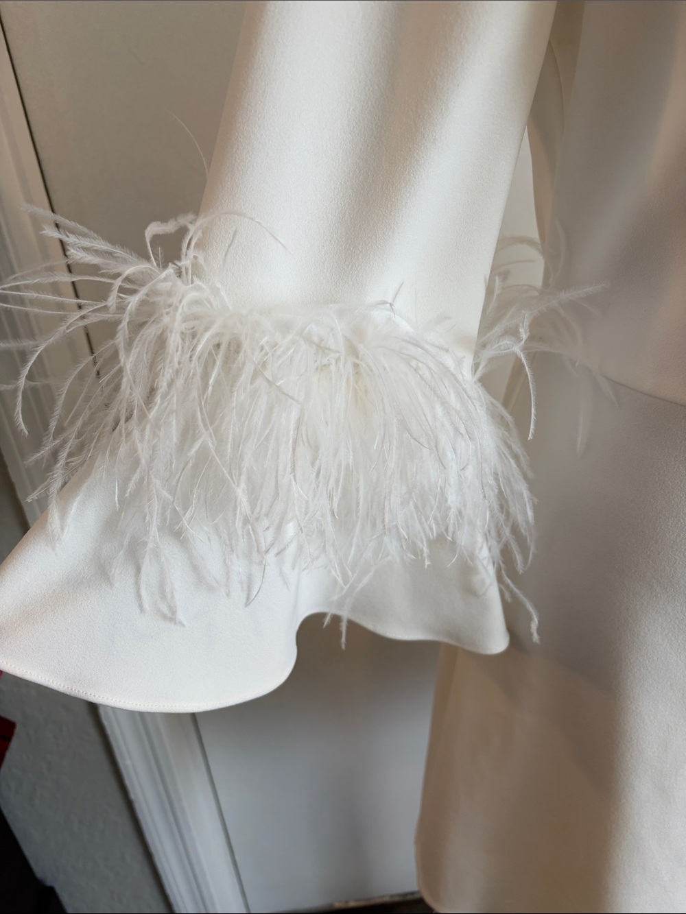 Adrianna Papell white mini dress with 3/4 sleeves with feather accents bow SZ 6 - Picture 4 of 11
